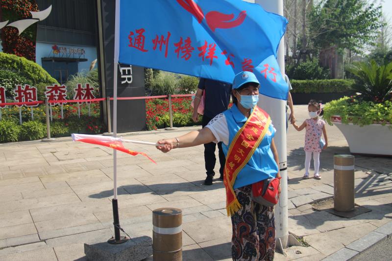 <strong>大鸡巴插入大骚逼的瞬间美女放飞了</strong>